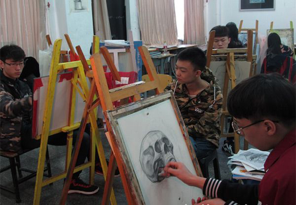 沈阳师范大学附属艺术学校美术绘画专业介绍