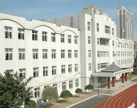 鞍山市现代服务学校
